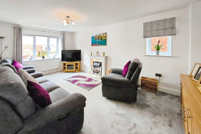 12, Lily Lane, Telford photo 2