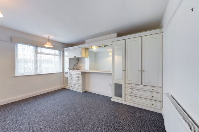 399, Victoria Road, Ruislip photo 3