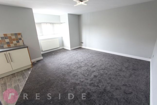 202 The Oaklands, Fairway, Rochdale photo 2