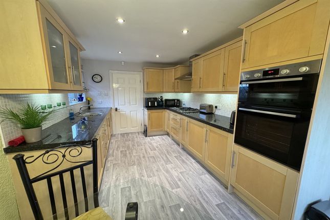 9 Homer Drive, Stockport photo 4