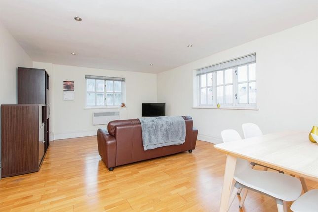 Thumbnail Flat to rent in High Street, Sheffield