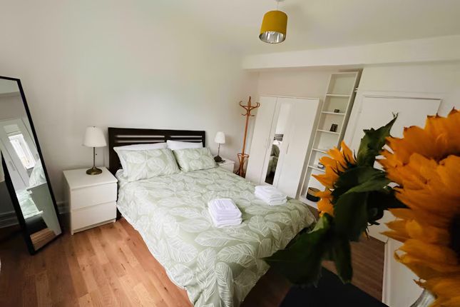 Flat 29, Bracklyn Court, Wimbourne Street, London photo 4