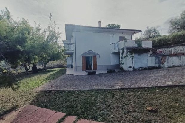 Thumbnail Terraced house for sale in Teramo, Castiglione Messer Raimondo, Abruzzo, Te64034