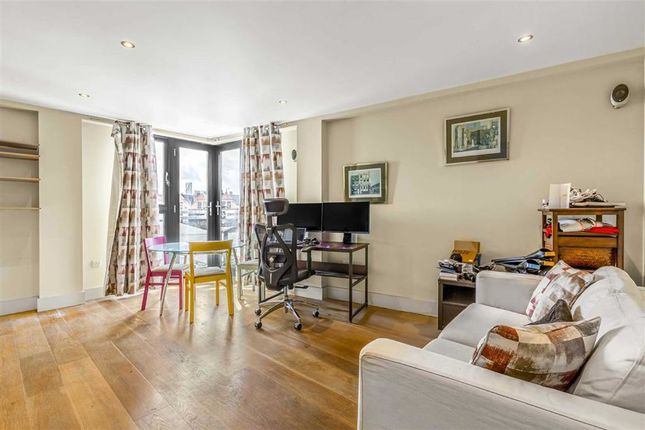 Flat for sale in Winchester Square, London