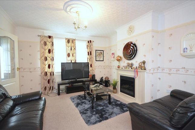 29, Windmill Avenue, Raunds photo 2