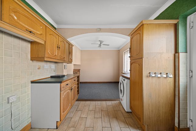 32, Chiltern Road, Gravesend photo 5