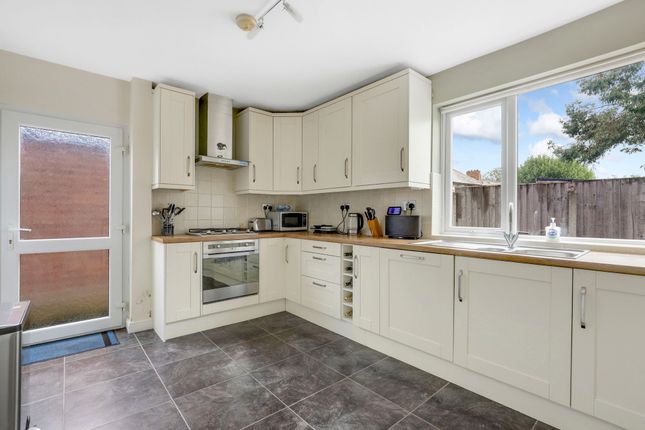 1 Farfield Grove, Nottingham photo 4