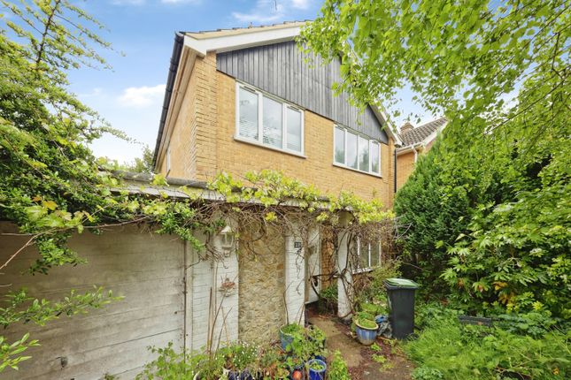 4-bed house on 29, Heathfield Way, Canterbury, £370,000