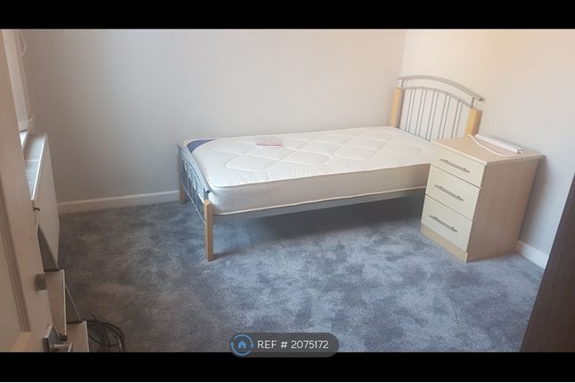 Thumbnail Room to rent in Wellington Road South Rm 2, Stockport