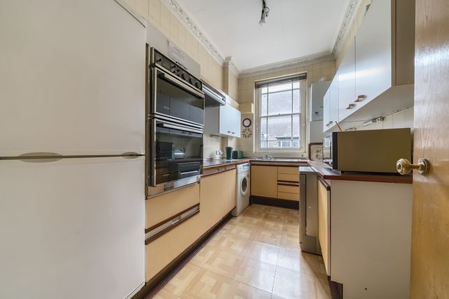 Flat to rent in Maida Vale, London