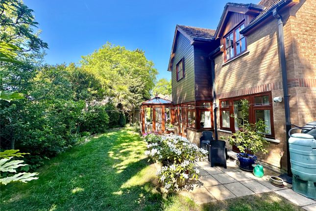 The Orchard, 7, The Ostlers, Lymington photo 2