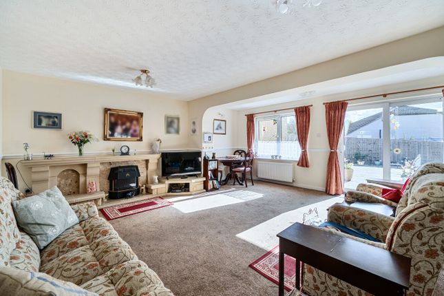 Angus Close, Swindon photo 2
