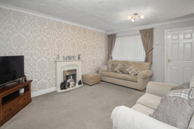 5, Burrows Vale, Northampton photo 3