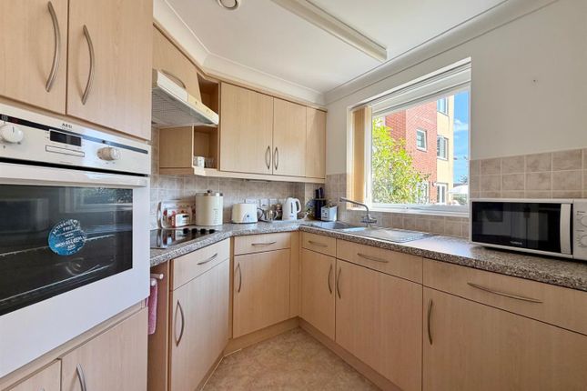 Flat 3, Fussells Court, 11 Station Road, Weston-Super-Mare photo 4