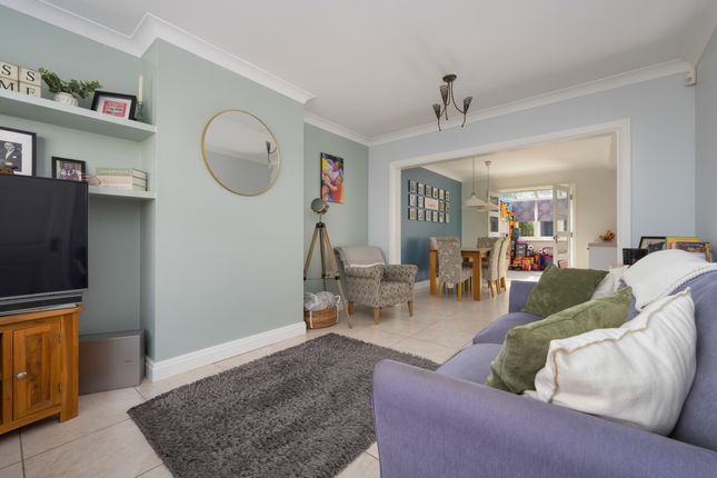8 Elliot Court, Herne Bay photo 4