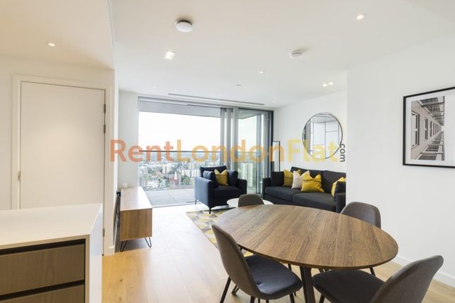 Flat to rent in City Road, London