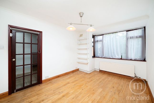 25, Sunningfields Road, London photo 3