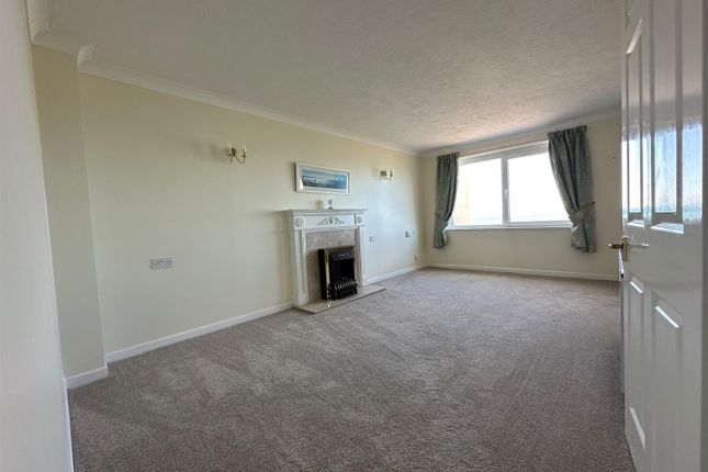 Flat 17, Merryfield Court, Marine Parade, Seaford photo 3