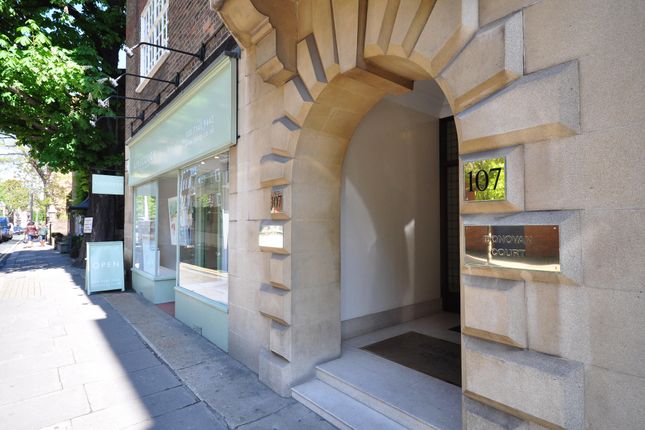 Flat 14, Donovan Court, 107, Drayton Gardens, London photo 5