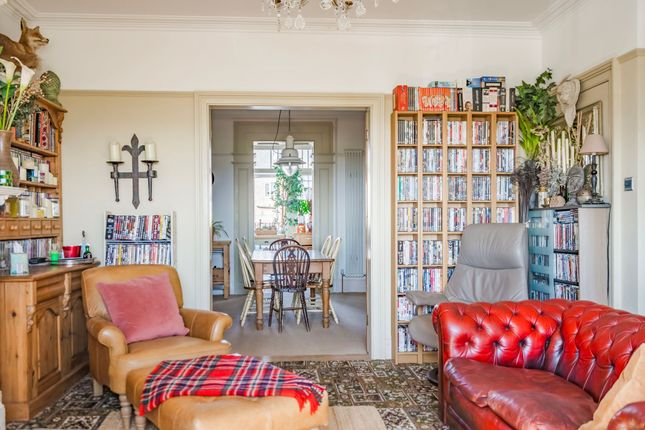 16 Wellington Esplanade, Lowestoft photo 3