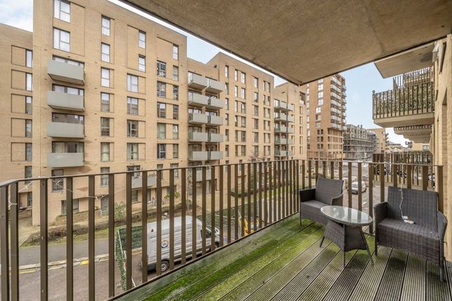 Flat 9, Eider Apartments, 73, Perryfield Way, London photo 4