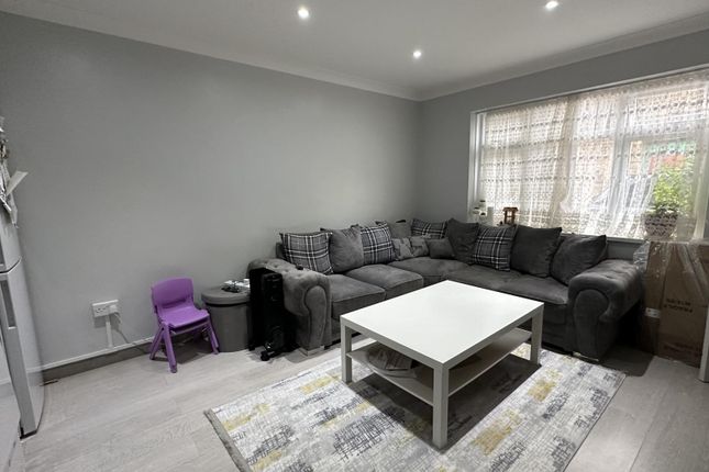 Thumbnail Property to rent in Gladstone Mews, Wood Green