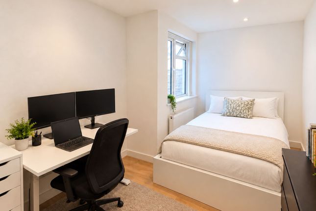 Flat 1, 81 George Lane, London photo 4