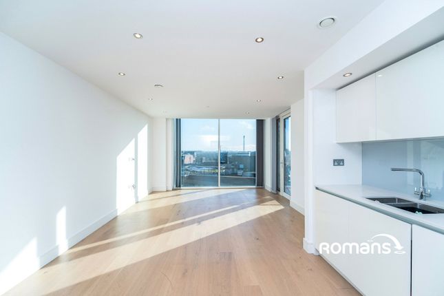 Flat 24, Fitzroy Court, 2, Garnet Place, West Drayton photo 3