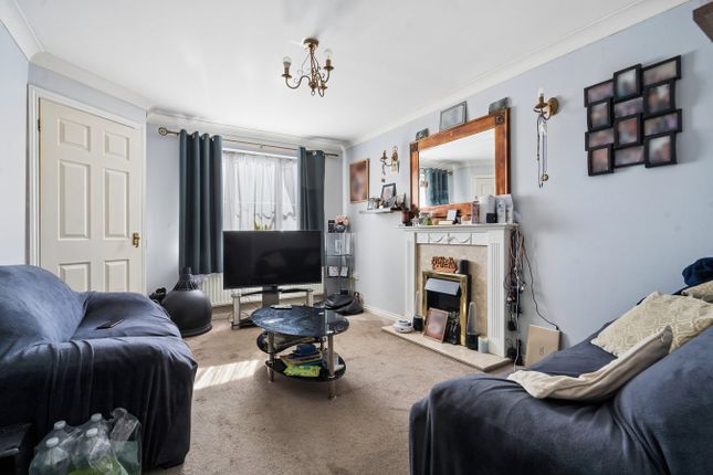 6, Formby Close, Langley photo 3