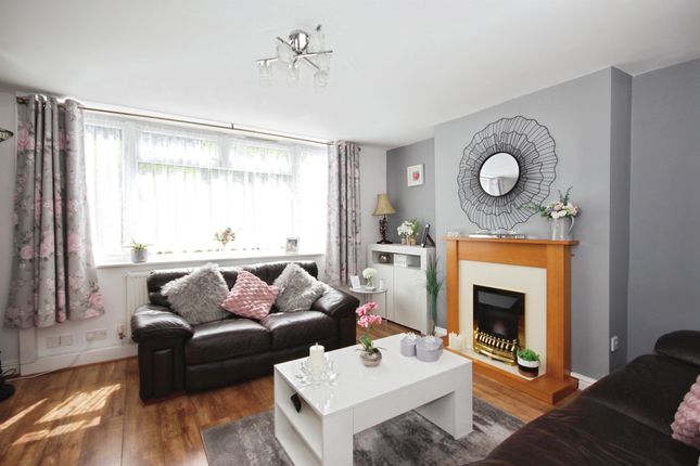 107, Crown Way, Leamington Spa photo 4