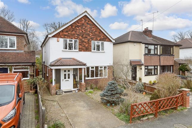 3-bed house on Balcombe Gardens, Horley, £550,000