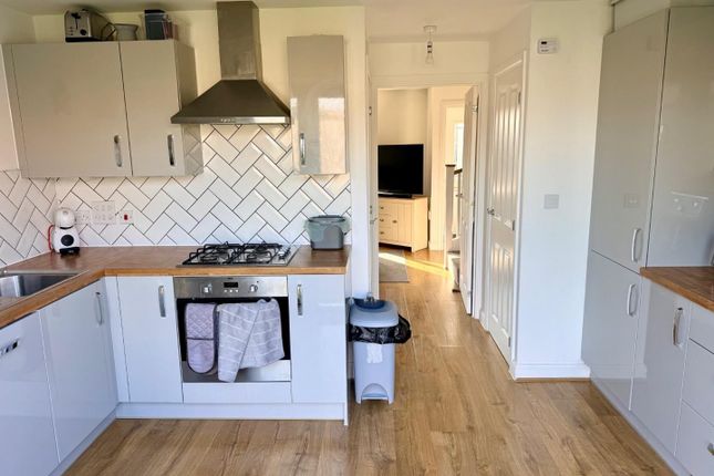 11, Kestrel Drive, Hythe photo 2