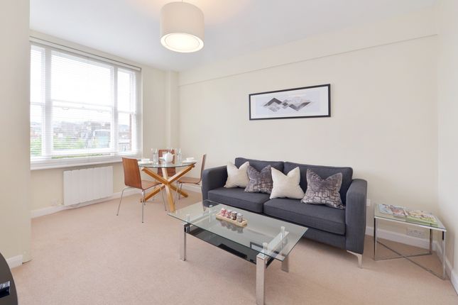 Thumbnail Flat to rent in Hill Street, London