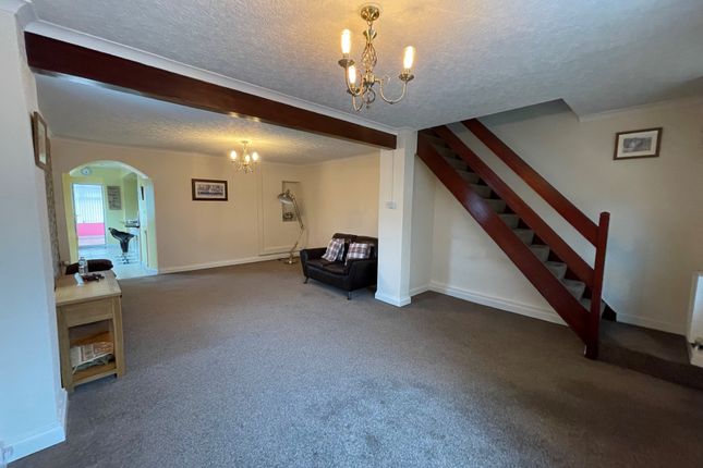 323, Ammanford photo 3
