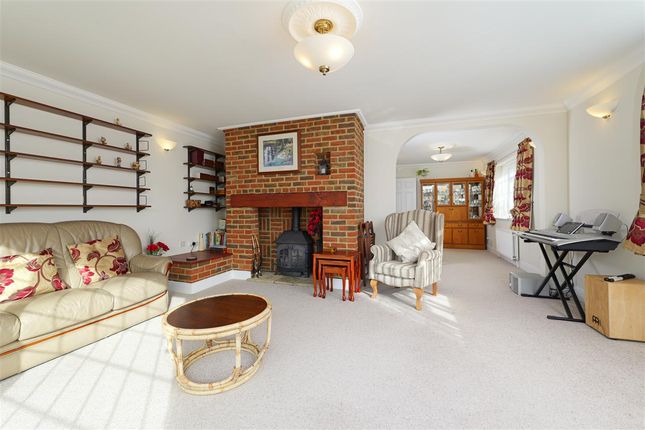 790, Lower Rainham Road, Rainham photo 3