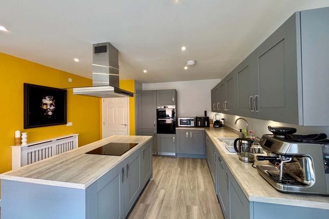 25, SOWERBY STREET, THATCHAM photo 4