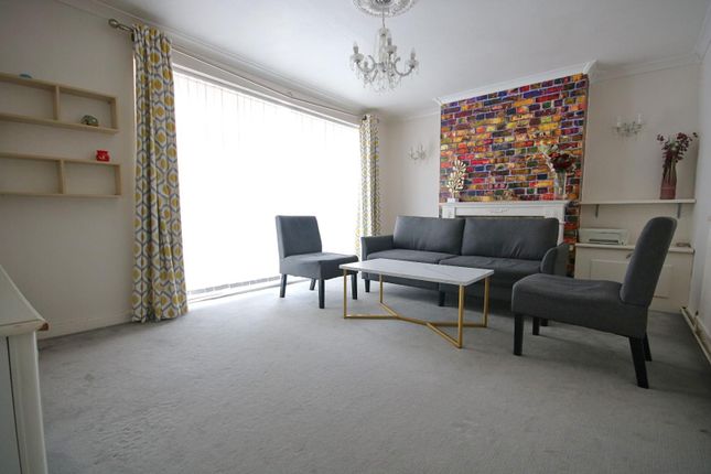 35, Catherine Drive, Sunbury-On-Thames photo 2