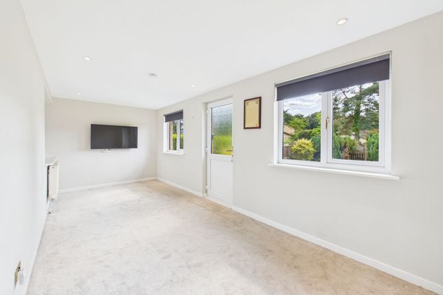 6 Dunbrach Road, Glasgow photo 4