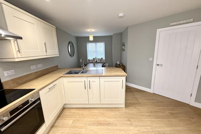 16, Lowther Avenue, Spalding photo 3