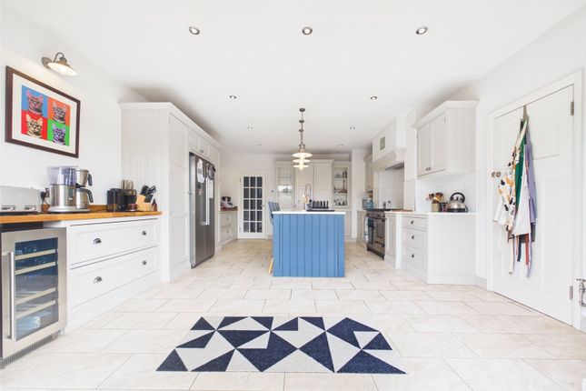 14, King Edwards Avenue, Gloucestershire photo 4