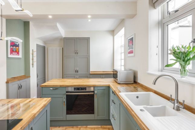 4, Alice Close, Hove photo 4