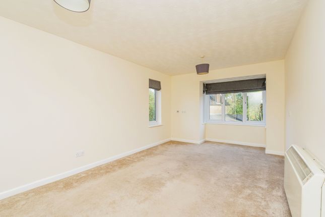19, Cedar Court (Addlestone), Addlestone photo 2
