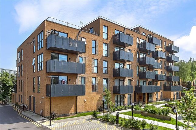 Flat for sale in Lena Kennedy Close, Chingford, Highams Park