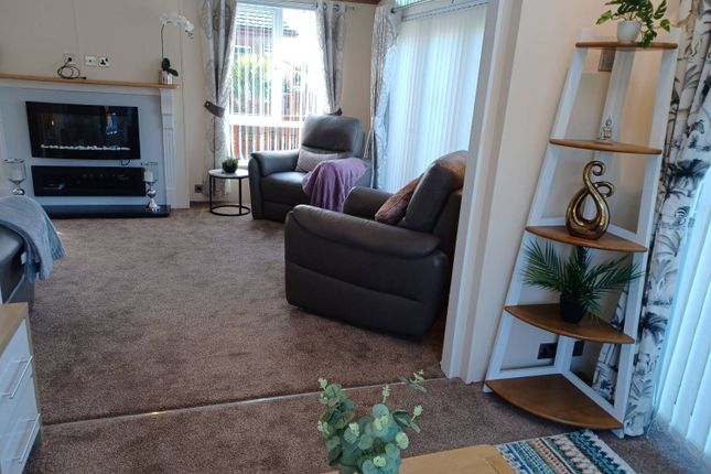 13, Garstang Road West, Blackpool photo 2