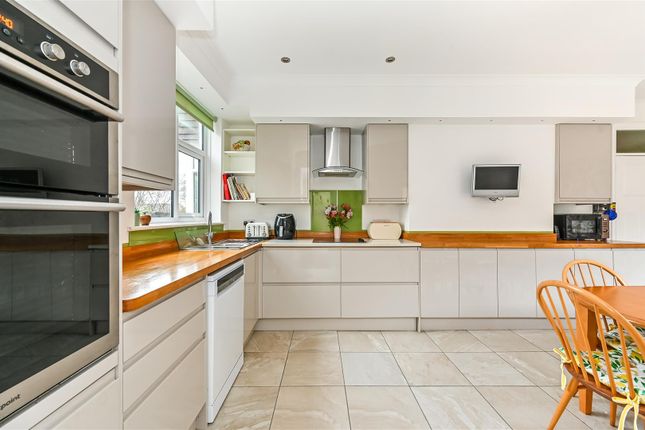1, London Road, Widley photo 4