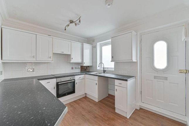 Flat 1, 1 Cresswell Road, London photo 2