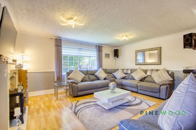 45 Station Road, Chesterfield photo 4