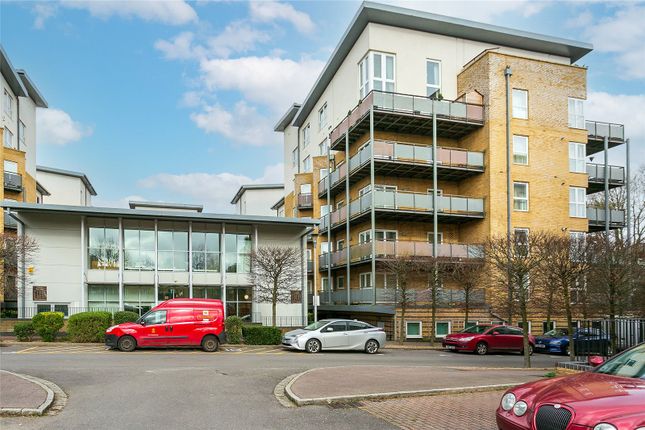 Flat to rent in Catalonia Apartments, Metropolitan Station Approach, Watford, Hertfordshire WD18