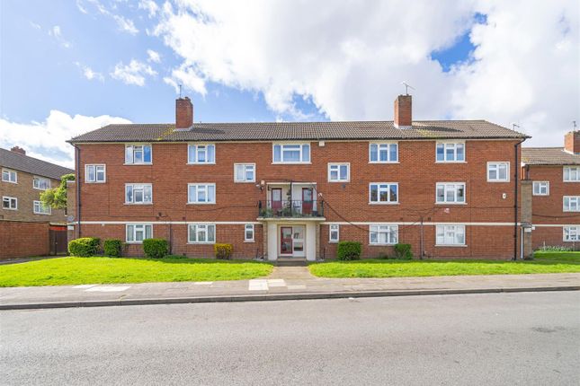 Thumbnail Flat for sale in Link Way, Bromley