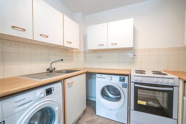 Flat 2, Mayflower Lodge, 10, Wetherill Road, London photo 3